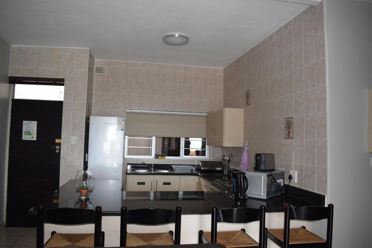 Sunrise Beach Resort Amanzimtoti Esterno foto