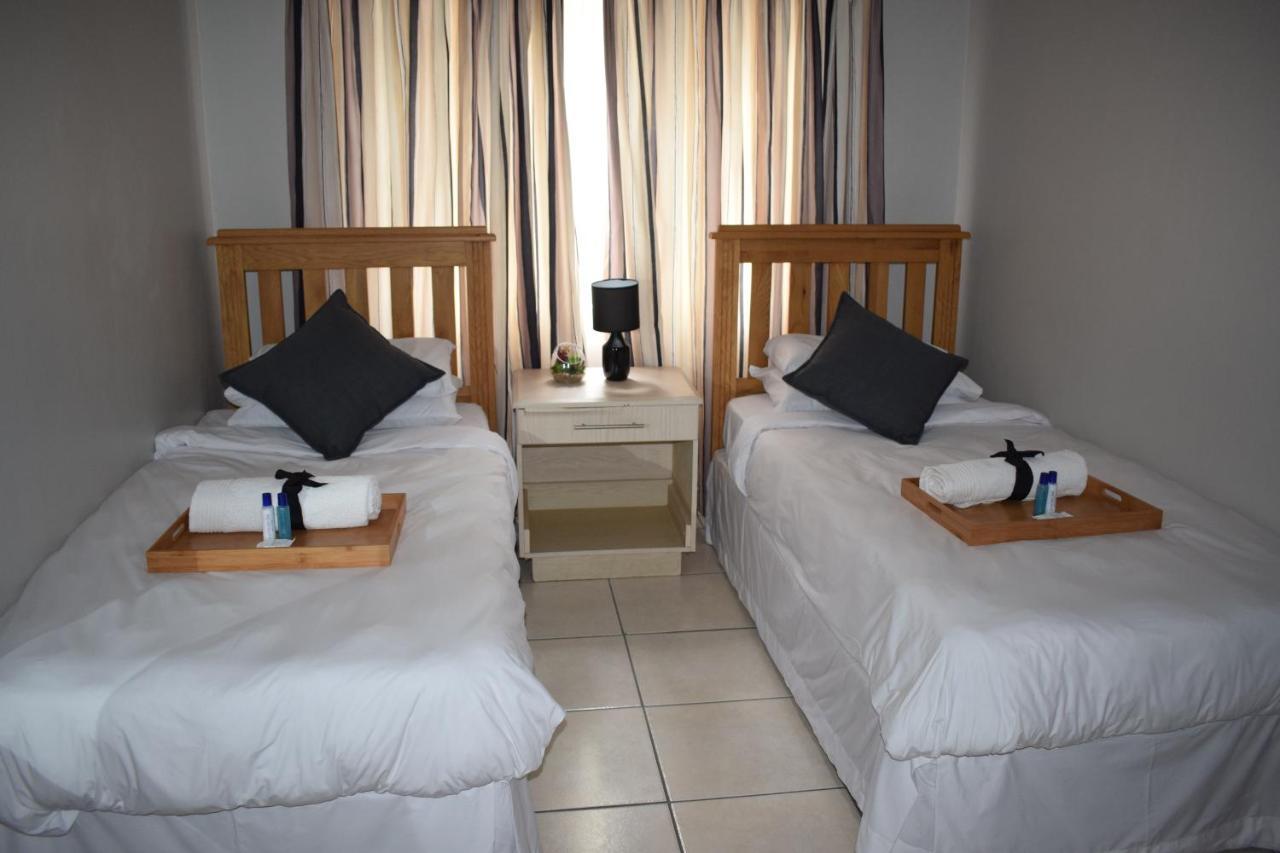 Sunrise Beach Resort Amanzimtoti Esterno foto