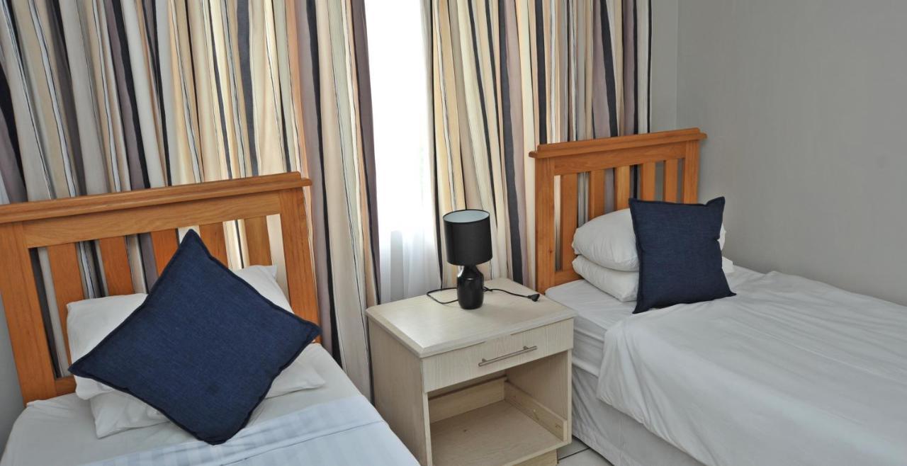 Sunrise Beach Resort Amanzimtoti Esterno foto