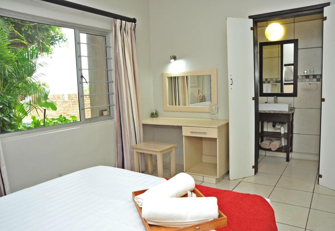 Sunrise Beach Resort Amanzimtoti Esterno foto